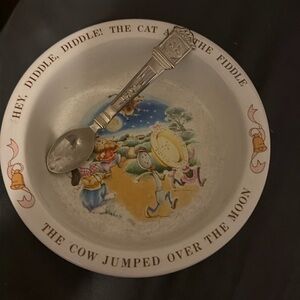 The Cat and the fiddle bowl and spoon
